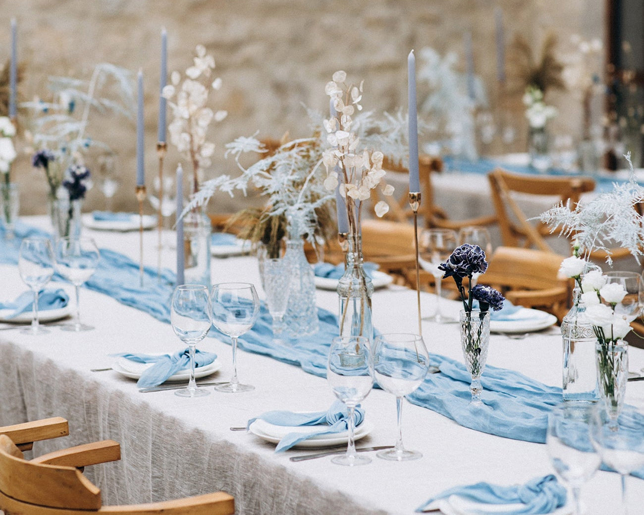 “Outdoor wedding ceremony setup by The Green Planner in Riviera Nayarit with tropical greenery and coastal decor.”
